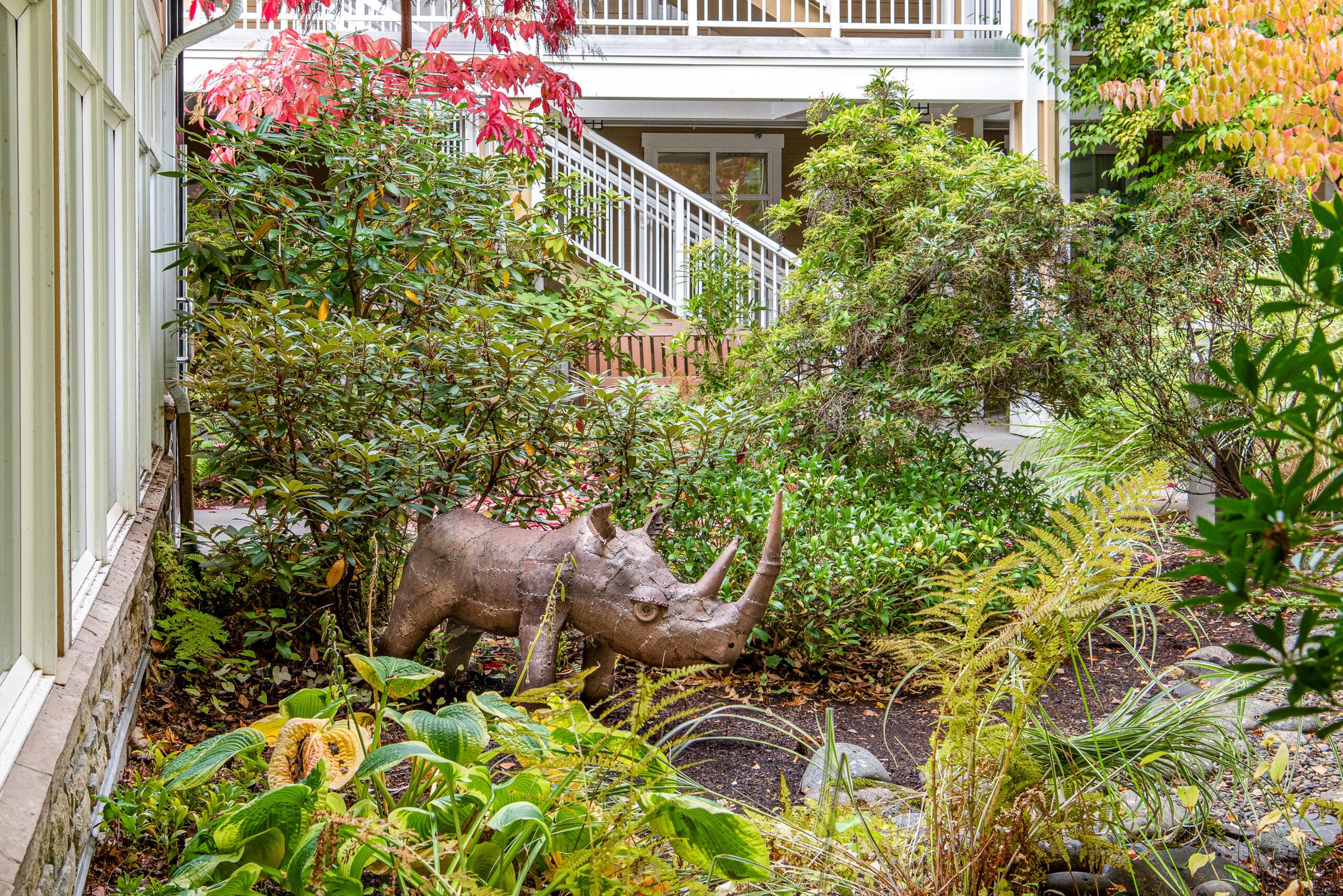 An outdoor garden at Cascade Manor.