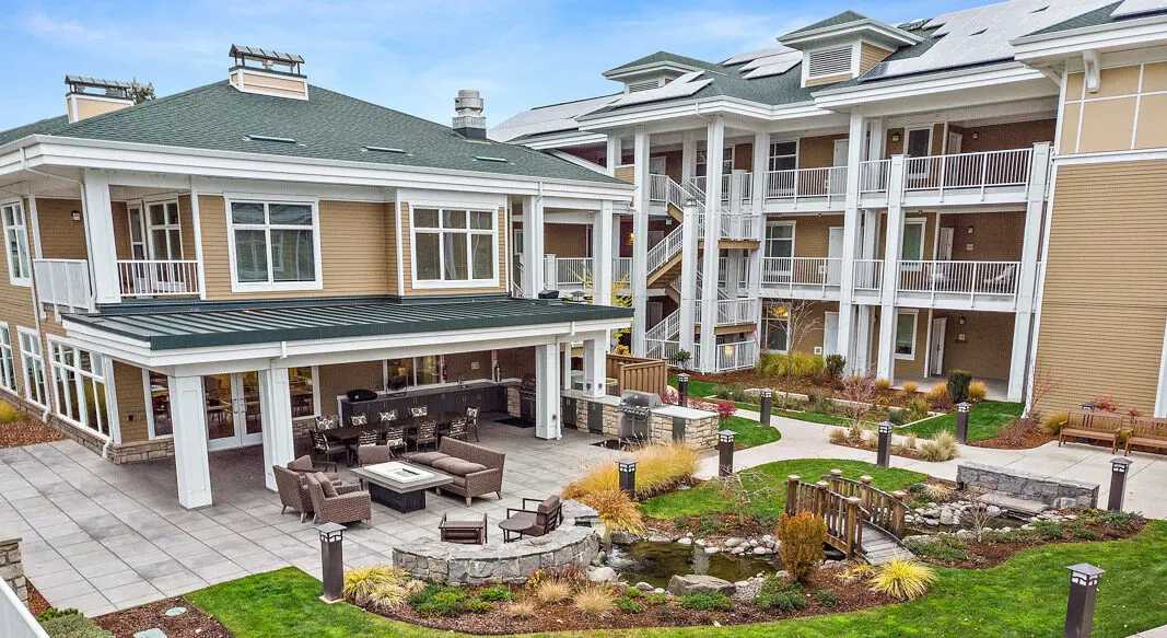 29th Place courtyard